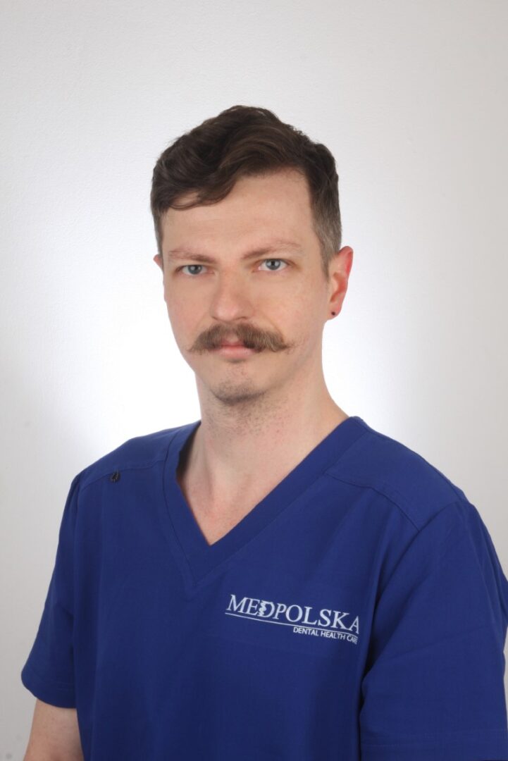 dr Bartosz Dajewski - Dentysta