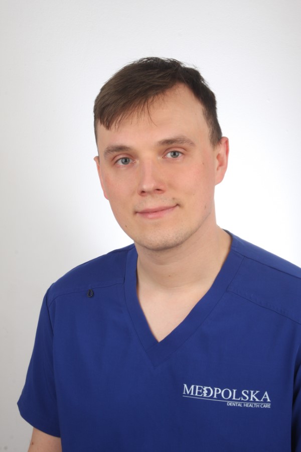 dr n. med. Szymon Krzewski